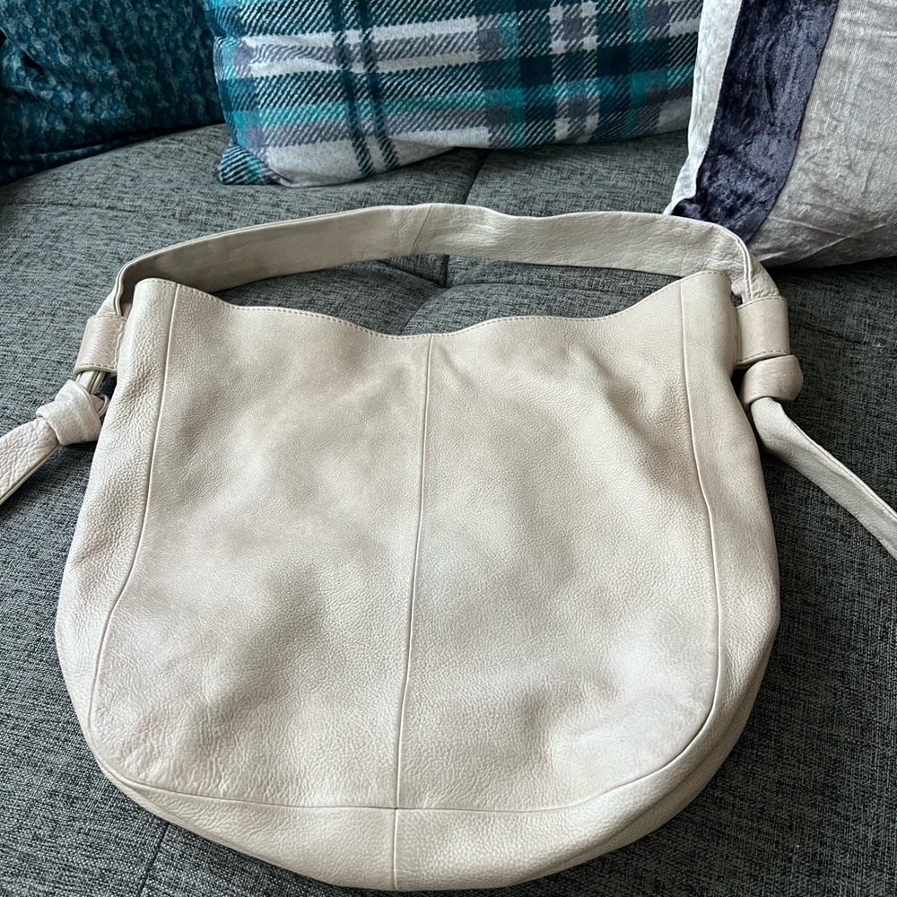 EUC Frye Nora Hobo in Cream